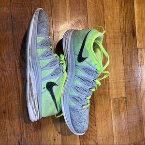 Nike flyknit lunar 2.  Men size 9